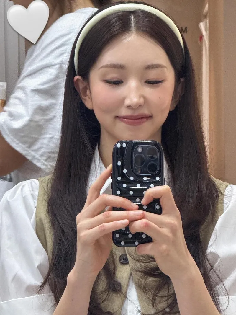 “제법 더워진 날씨였는데도 고마웠어요”…케이시, 조용한 웃음→초여름의 온기 담은 셀카 / 가수 케이시 인스타그램