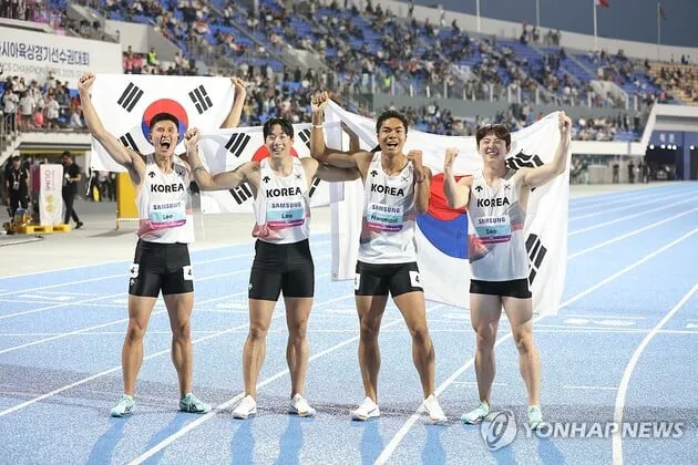 “한국신·대회신 경신”…남자400m계주, 구미 아시아선수권→우승 쾌거 / 연합뉴스
