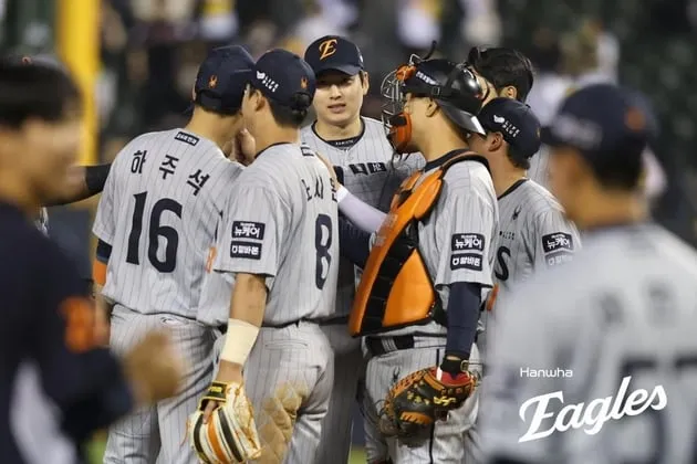 “9회 빅이닝 폭발”…한화 문현빈, NC전 승부처 맹활약→LG 1.5경기 차 추격 / 연합뉴스