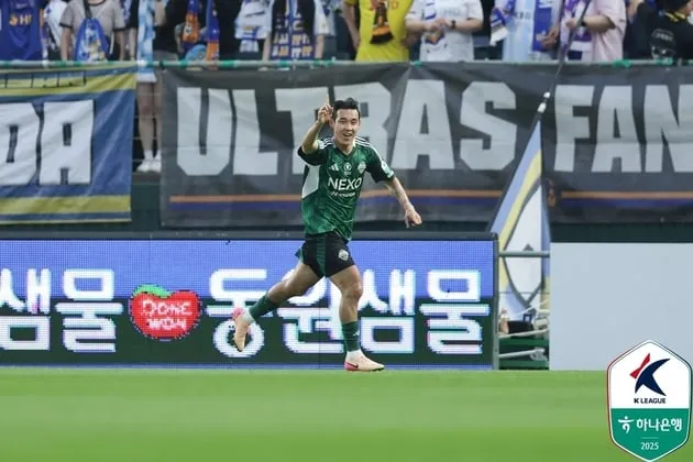 “3-1 역전극”…전북, 울산 현대가 더비 제압→13경기 무패 질주 / 연합뉴스