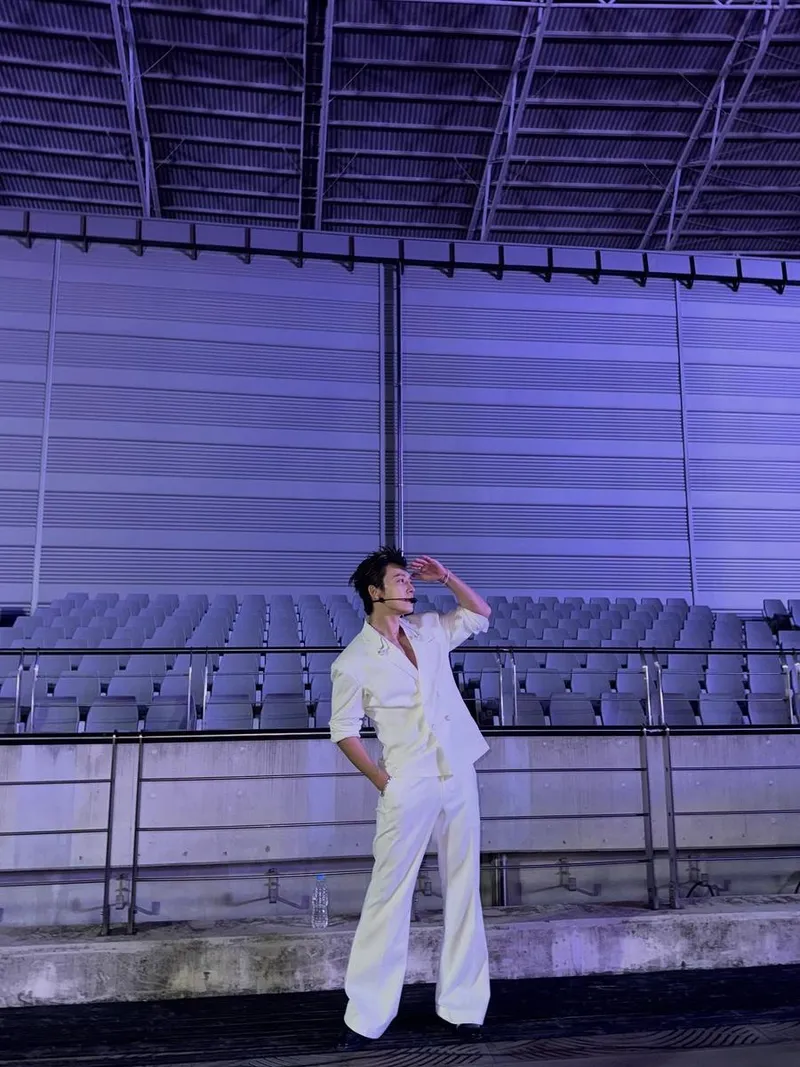 “너무 즐거웠어요”…동해, 환한 무대 뒤→순백의 여운 / 그룹 슈퍼주니어 동해 인스타그램