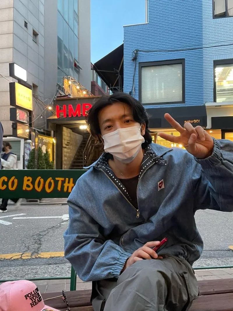 “감사의 연속, 다가오는 설렘”…동해, 초여름 저녁→따스한 미소로 전하다 / 그룹 슈퍼주니어 동해 인스타그램