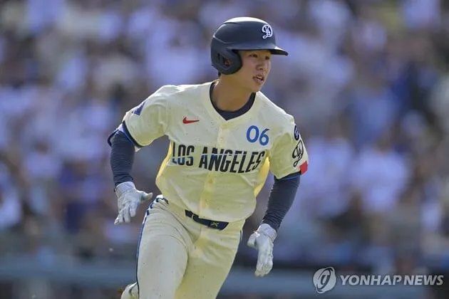“4안타 폭발”…김혜성, 양키스전 맹타→로버츠 감독 극찬 견인 / 연합뉴스