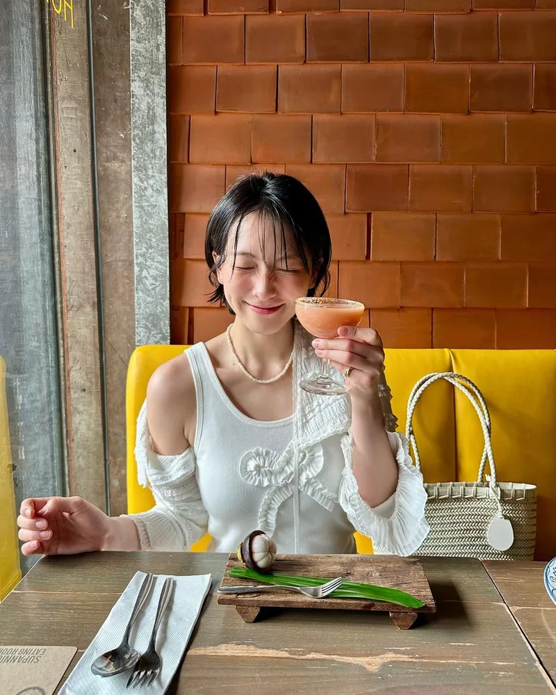 “눈부신 여름 오후”…강지영, 싱그러운 미소→힐링 한가득 / 걸그룹 카라 강지영 인스타그램