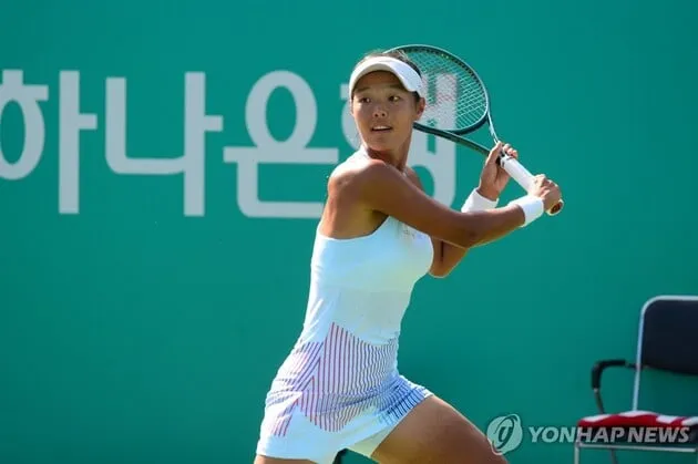 “단·복식 2관왕 달성”…백다연, ITF 대구 대회 정복→한국 여자테니스 존재감 / 연합뉴스