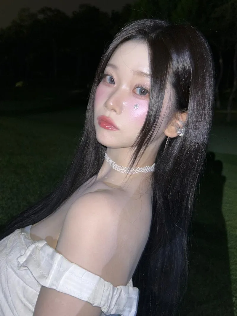 “청초함 머문 밤공기”…빌리 츠키, 초여름 감도는 눈빛→몽환적 분위기 / 걸그룹 빌리 츠키 인스타그램