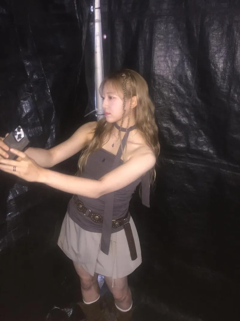 “낭만이 가득했던 부산의 밤”…경서, 몽환적 무드→청초한 카리스마 / 가수 경서 인스타그램