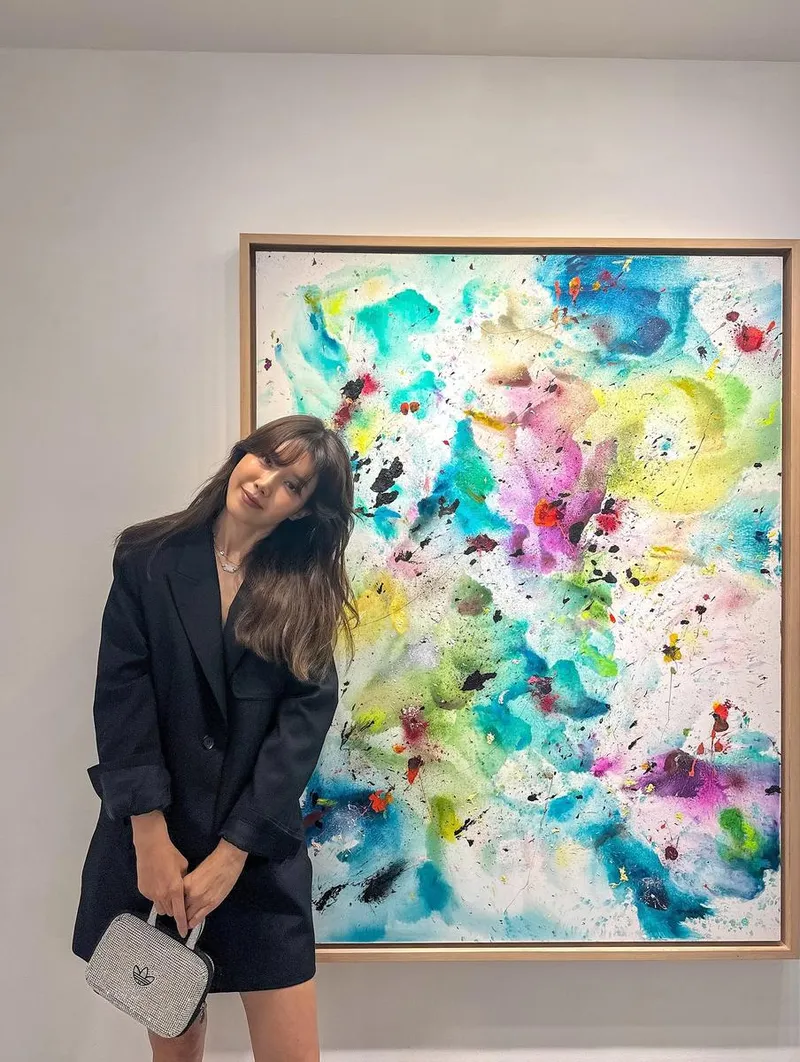 “향기를 머금은 빛과 색채”…채정안, 강렬한 순간→아트 갤러리에서 포착 / 배우 채정안 인스타그램