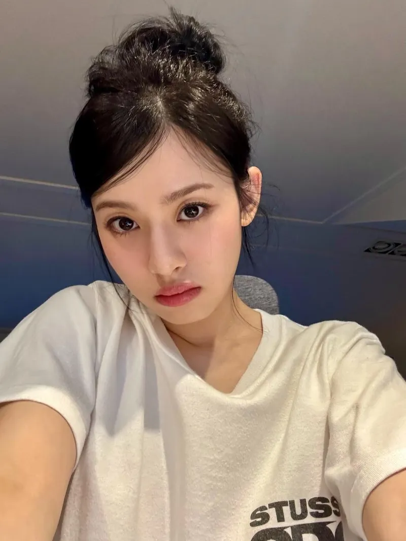 “정적 속 깊어진 눈빛”…주하늘, 초여름 밤→고요한 감성 셀카 / 하트페어링 출연자 모델 주하늘 인스타그램