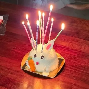 “12번 덕우의 생일처럼”…남보라, 가족의 따스함→귀여운 케이크에 담다 / 배우 남보라 인스타그램