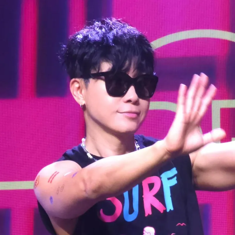 “항상 온 힘을 다합니다”…이승환, 뜨거운 여름밤→무대 위 압도적 존재감 / 가수 이승환 인스타그램