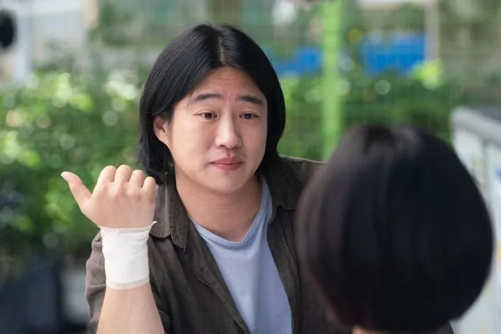 “예측 뒤집은 승부”…유아인 ‘하이파이브’ 반전 질주→주말 박스오피스 1위