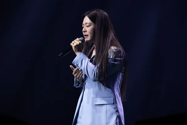 “진심 묻어드는 선율”…이영현, ‘나의 노래가 필요한 너에게’ 무대→팬들 눈시울 / 에이치오이엔티