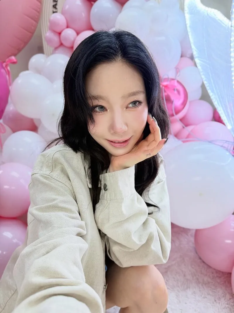 “이틀 동안 즐거웠습니다”…태연, 방콕 설렘→몽환적 셀카 한가득 / 걸그룹 소녀시대 태연 인스타그램