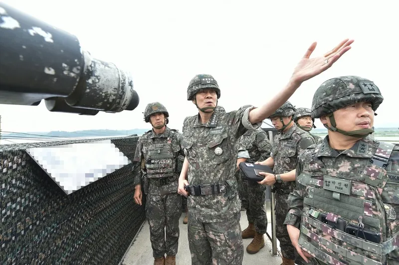 “합참의장 김명수, 접경을 넘어선 경계의 의지”…선거 전날 군 현장행보→안보태세 집중