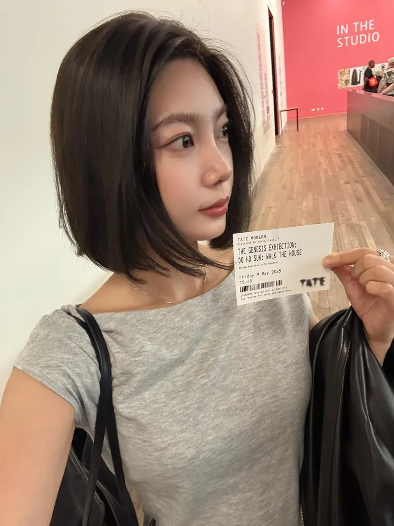 “안녕이라는 인사”…박나언, 전시장 설렘→잔잔한 기대 담다 / 환승연애2 출연자 인플루언서 박나언 인스타그램