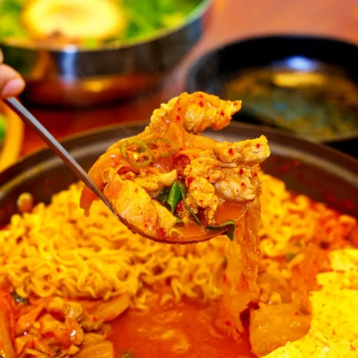 생방송투데이 강남 김치찌개 초저가 파문