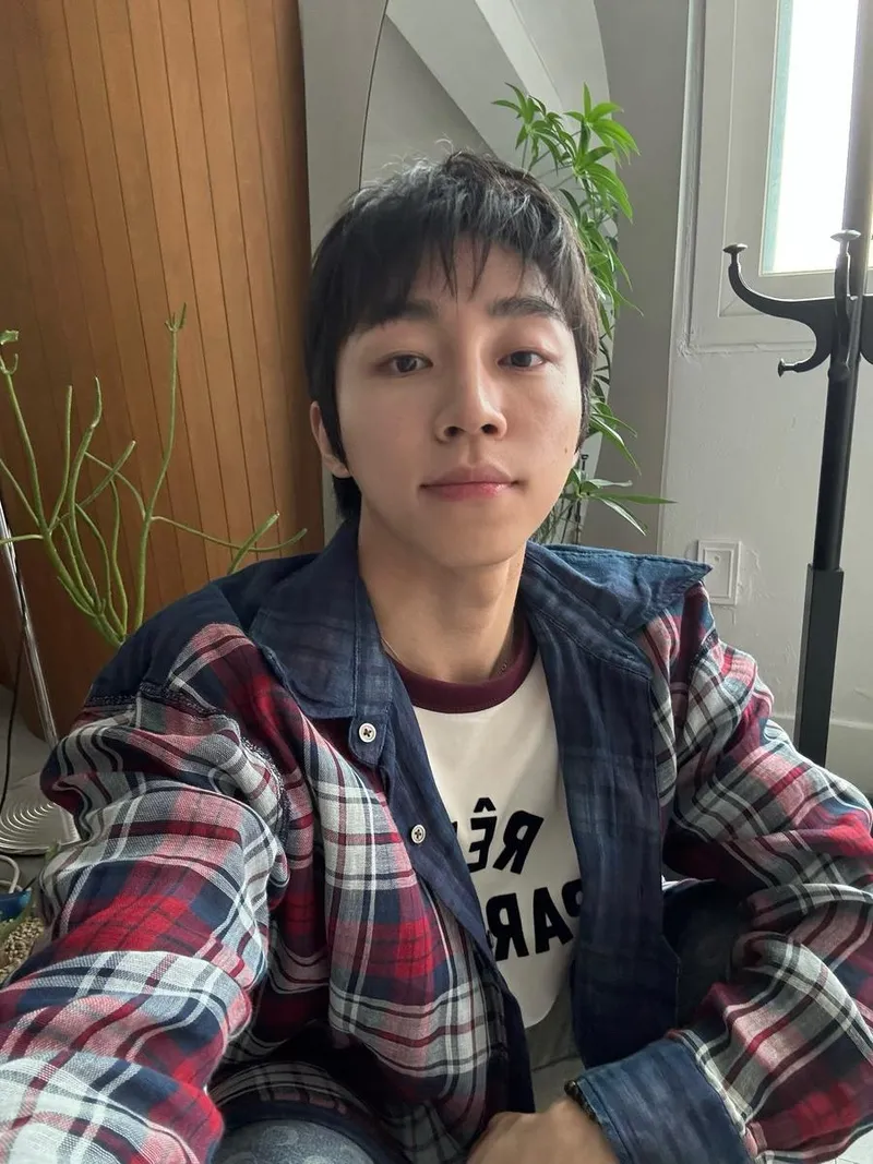 “행복했다는 지난날”…정규민, 담담함 속 여운→초여름 셀카 / 환승연애2 출연자 정규민 인스타그램