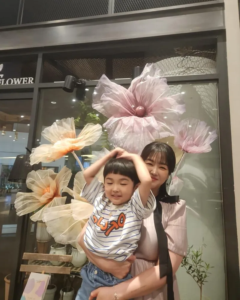 “오늘은 승우와 함께”…정미애, 포근한 미소→일상 속 따스함 / 가수 정미애 인스타그램
