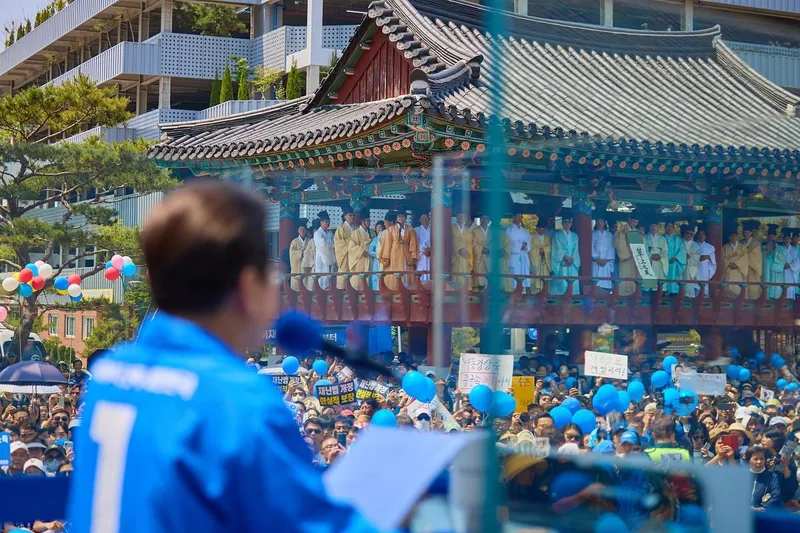 “저에게 안동은 시작이자 마지막”…이재명, 푸른 물결 속 고백→초여름 결의 각인 / 정치인 이재명 인스타그램