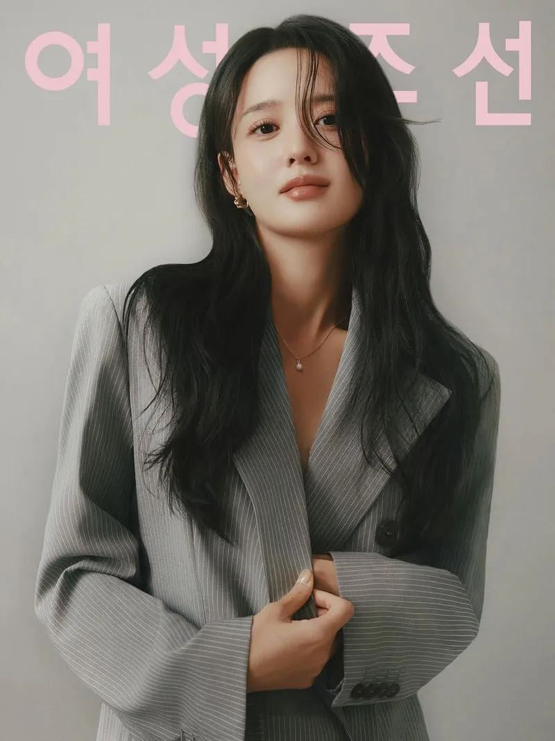“세련된 눈빛 아래 고요함”…남보라, 수트 화보→차분한 존재감 / 배우 남보라 인스타그램