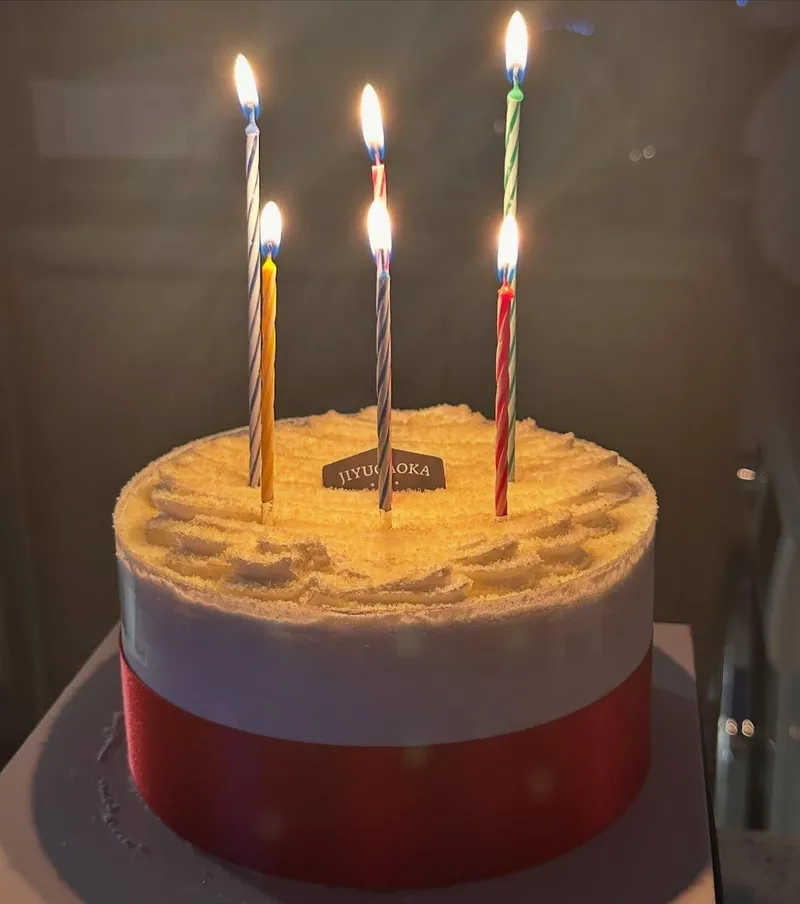 “늦어버린 생일사진”…유지애, 촛불 위 소망→잔잔한 여운 / 걸그룹 러블리즈 유지애 인스타그램
