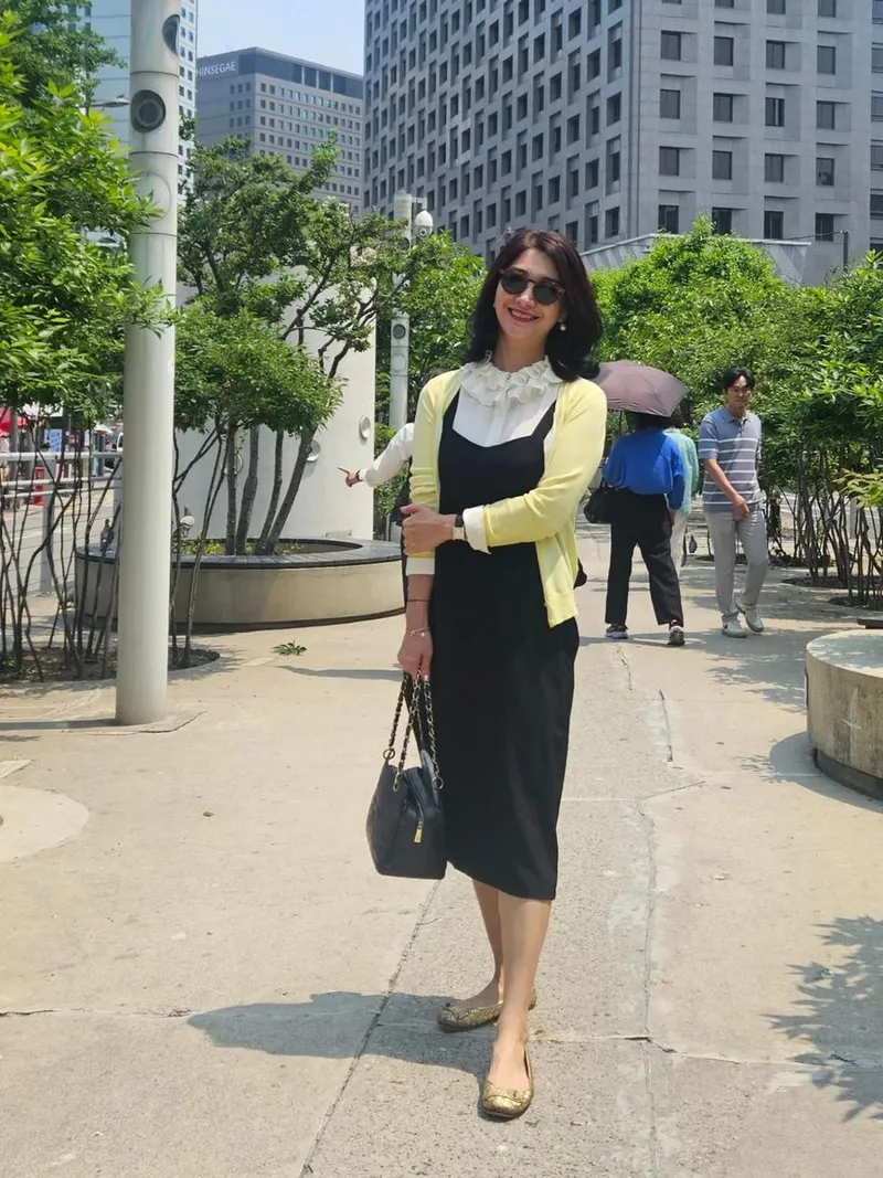 “여고시절로 돌아간 듯”…박현정, 환한 미소→초여름 명동 산책 / 배우 박현정 인스타그램