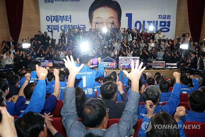 이재명 과반·김문수 추격 멈춰”…출구조사, 국민의힘 ‘골든크로스’ 기대 무너져→민주당 대세론 굳어져