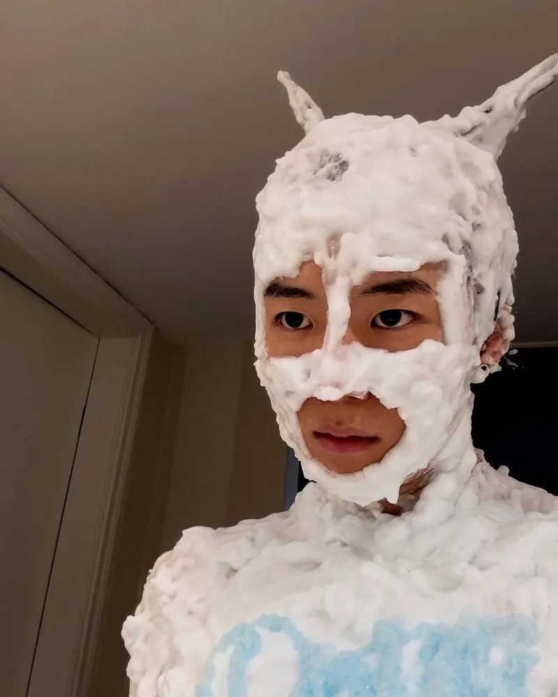 “이상해 보여도 괜찮아”…이건우, 몽환적 변신→파격 감성 도전 / 그룹 저스트비 이건우 인스타그램