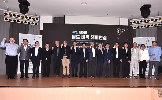 “왕좌 쟁탈전 예고”…유창혁 등 전설 16인, 월드바둑 챔피언십→시니어 격돌 / 연합뉴스