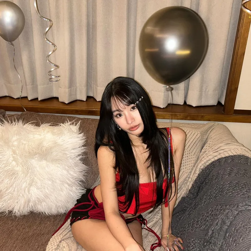 “준비된 듯 눈빛이 달라졌다”…키스오브라이프 나띠, 치명적 분위기→여름 밤의 압도 / 걸그룹 키스오브라이프 나띠 인스타그램