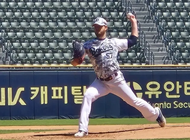 “라이브피칭 안정”…두산 어빈, 1군 복귀 앞두고→제구력 회복 집중