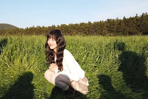 “숲으로 떠난 물고기”…지수연, 초여름 햇살 아래→싱그러운 미소 / 걸그룹 위키미키 지수연 인스타그램