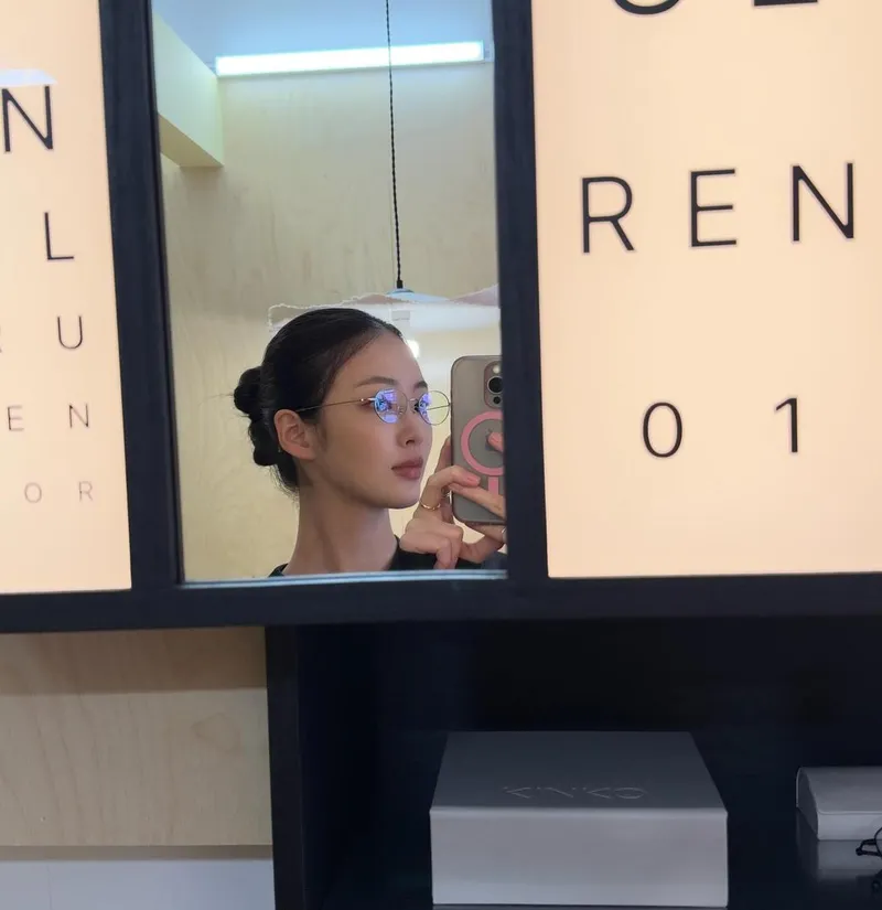 “코난이에요”…최효주, 단정한 단발→지적 매력 폭발 / 배우 최효주 인스타그램