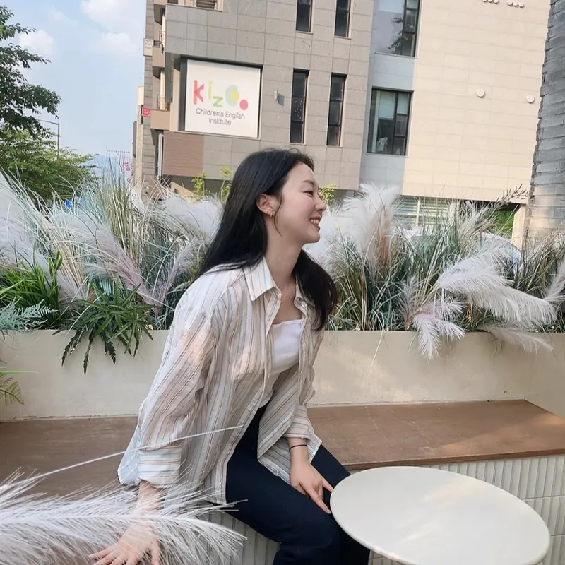 “한적하고 날도 좋고”…윤다영, 환한 미소에 담긴 여름의 설렘→따스한 일상 한 장면 / 배우 윤다영 인스타그램