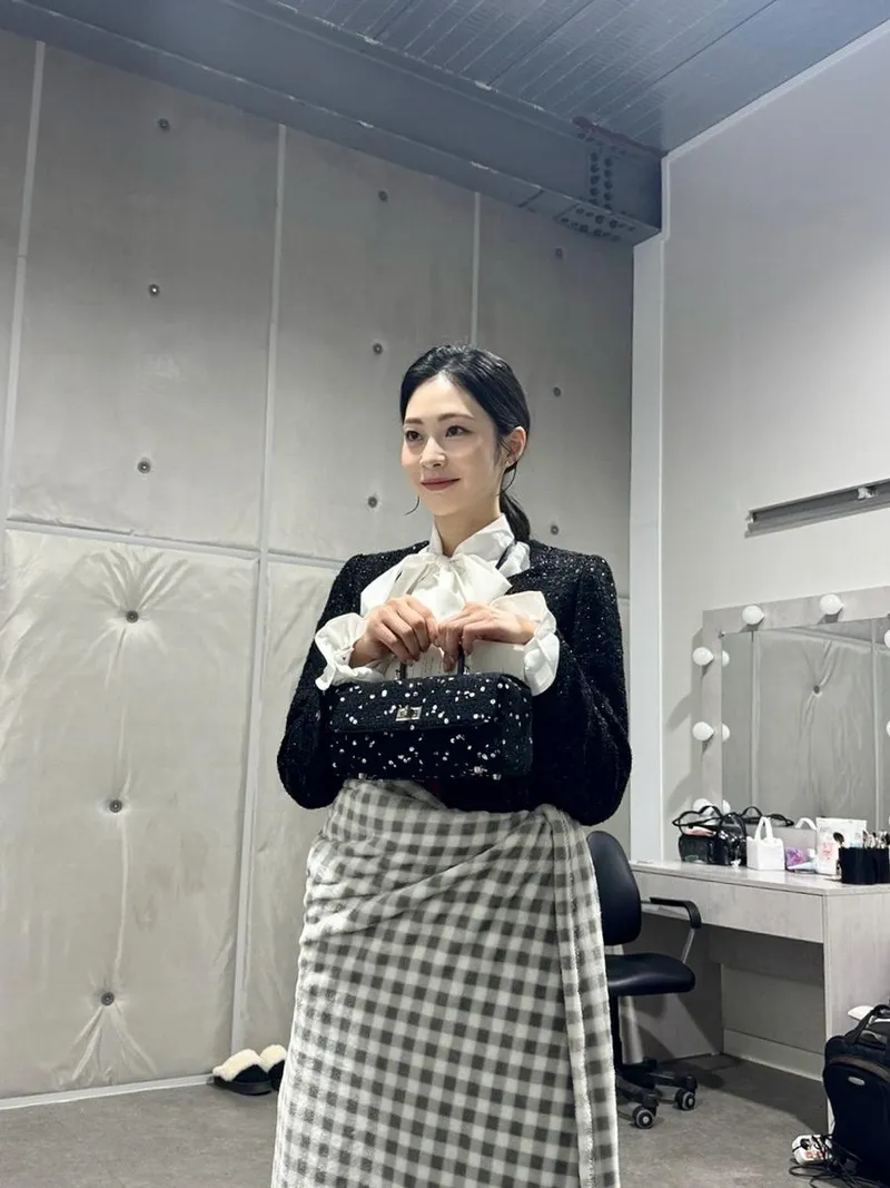 “오늘도 10시 40분”…한유은, 대기실의 설렘→봄밤 촬영 전율 / 배우 한유은 인스타그램