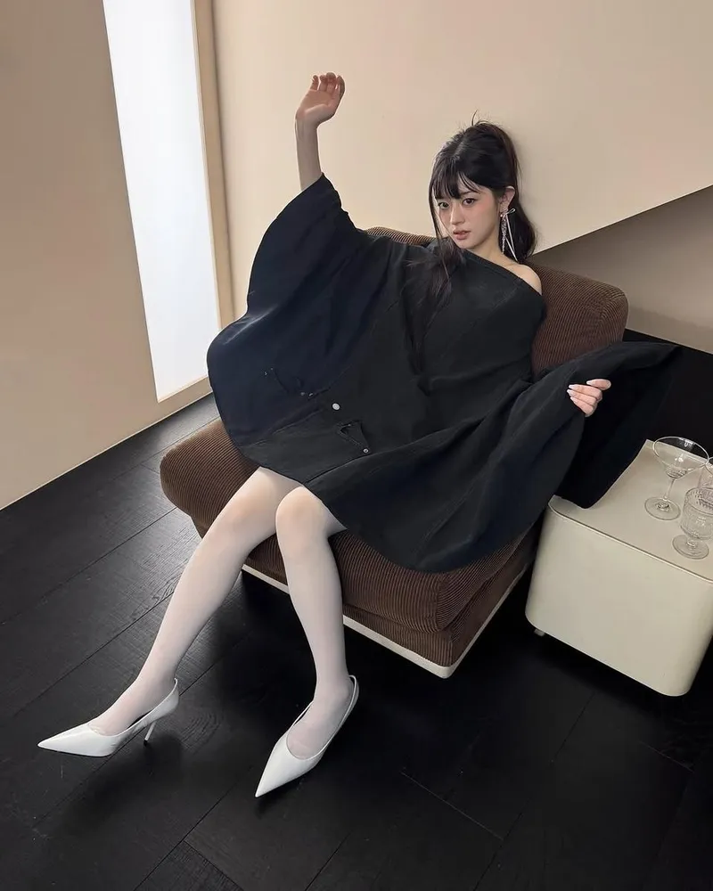“흘러가는 밤에 기대어”…민주, 검은 드레스 속 고요한 긴장→시선 압도 / 걸그룹 아일릿 민주 인스타그램