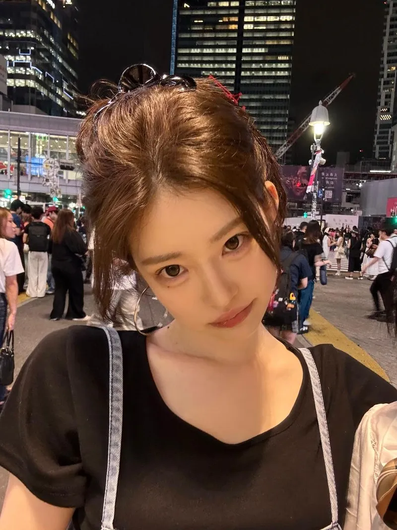 “밤거리의 설렘을 담아”…유혜원, 도회적 눈빛→시선 압도 / 커플팰리스2 출연자 모델 유혜원 인스타그램