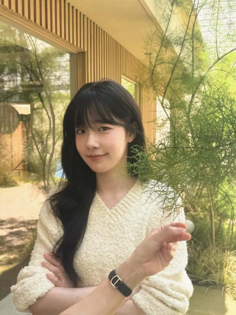 “초여름 햇살 머금은 미소”…채원빈, 싱그런 설렘→청량 아름다움 / 배우 채원빈 인스타그램