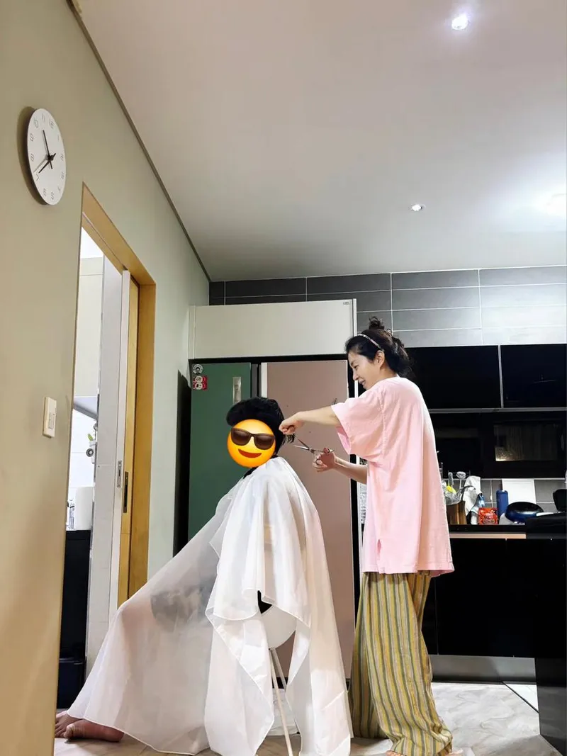 “내일을 위해 이 밤에”…송윤아, 지친 하루 끝→따뜻한 응원 전한 집안 풍경 / 배우 송윤아 인스타그램