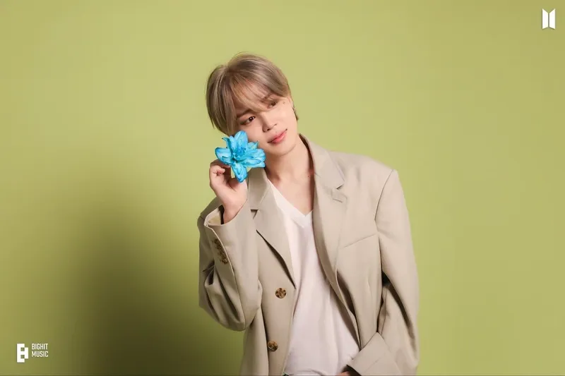 “JIMIN IS BACK”…방탄소년단(BTS) 지민, 전역 앞두고 꽃으로 물든 순간→팬 이벤트 열기 고조