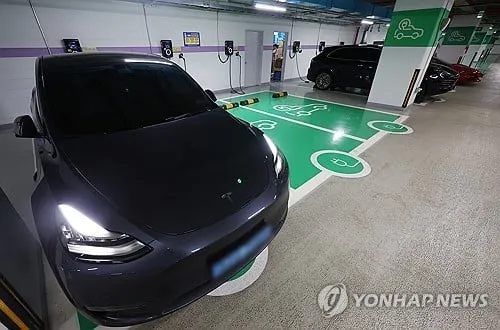테슬라 전기차 반전 돌풍…한국 수입차 1위 첫 등극→수요 집중 분석
