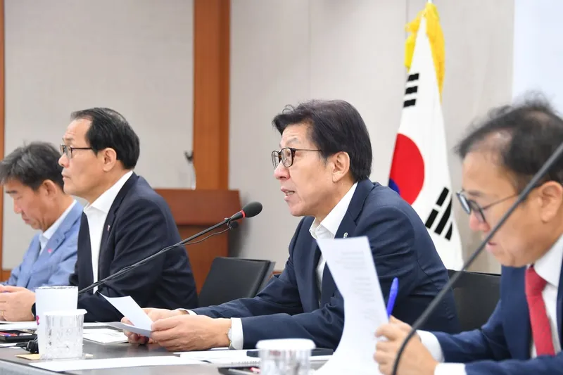 박형준, 산은 부산 이전은 지역의 꿈…정부와 의견차 속 추진 의지→부산 미래 분수령