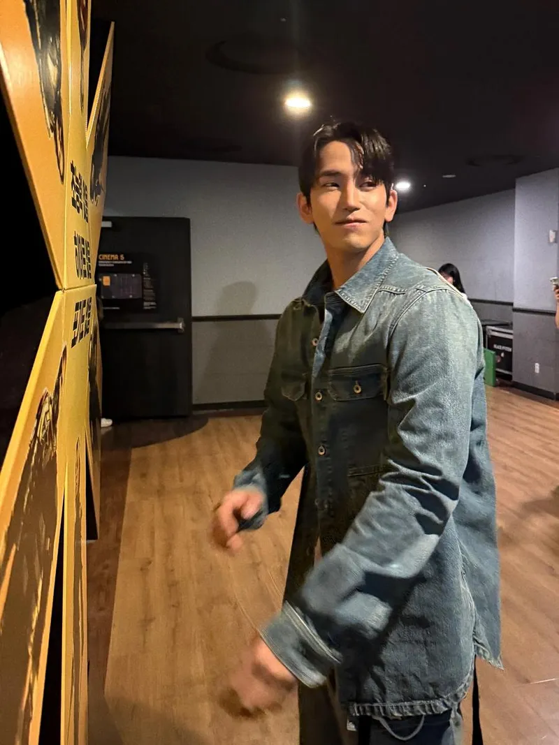 “조용한 설렘이 느껴져요”…육준서, 시사회 현장→데님으로 담아낸 변화 / 솔로지옥4 출연자 배우 육준서 인스타그램