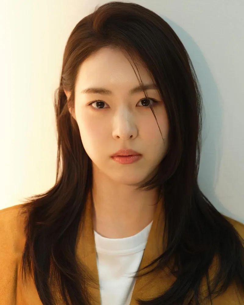 “새 프로필!”…이연희, 깊은 눈빛→청량한 존재감 / 배우 이연희 인스타그램