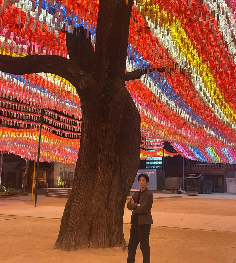 “조금씩 더워지는 초여름이네요”…김강우, 고요한 저녁빛→형형색색 단풍 아래 / 배우 김강우 인스타그램