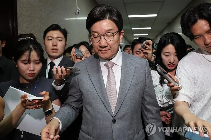 국민의힘 지도부 총사퇴 촉발…권성동 결단 후 김용태 고뇌