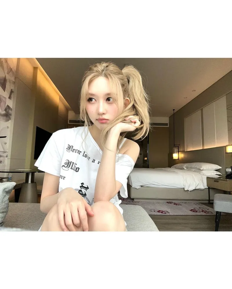“바람이 지나간 자리”…아이브 가을, 청량함 속 아련한 눈빛→초여름 감성 대폭발 / 걸그룹 아이브 가을 인스타그램