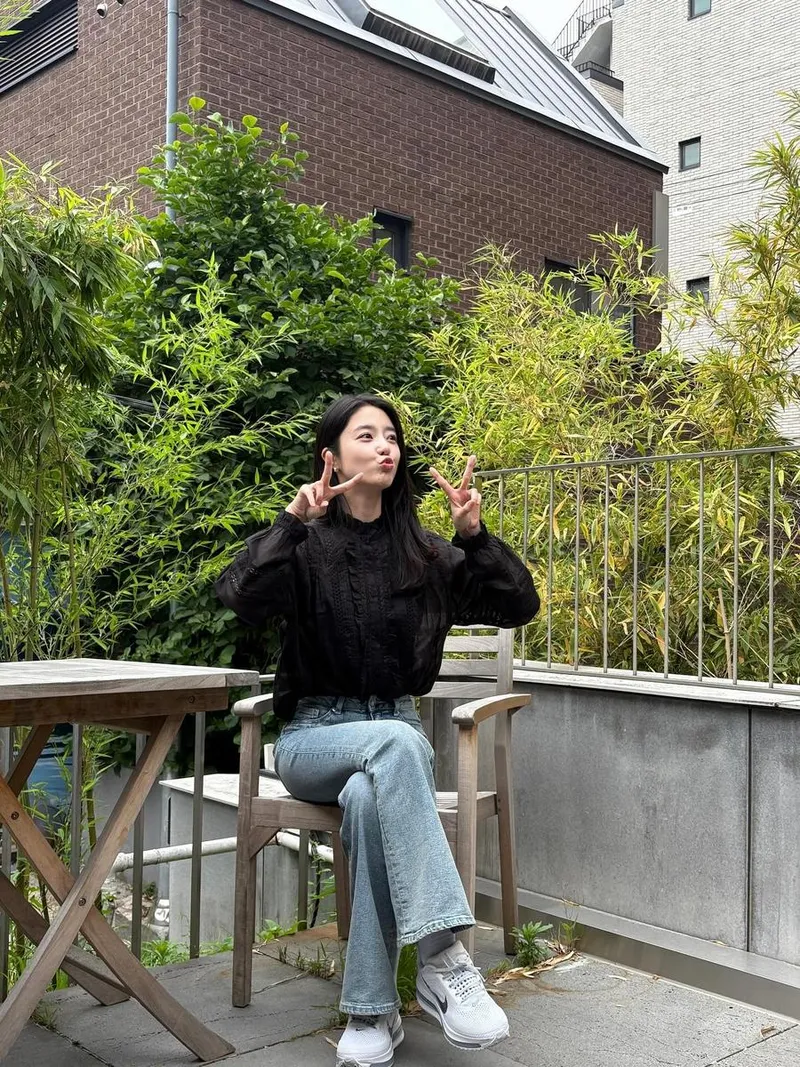 “도전의 순간을 위해”…문희, 초여름 햇살 아래→청량한 미소 / 배우 문희 인스타그램