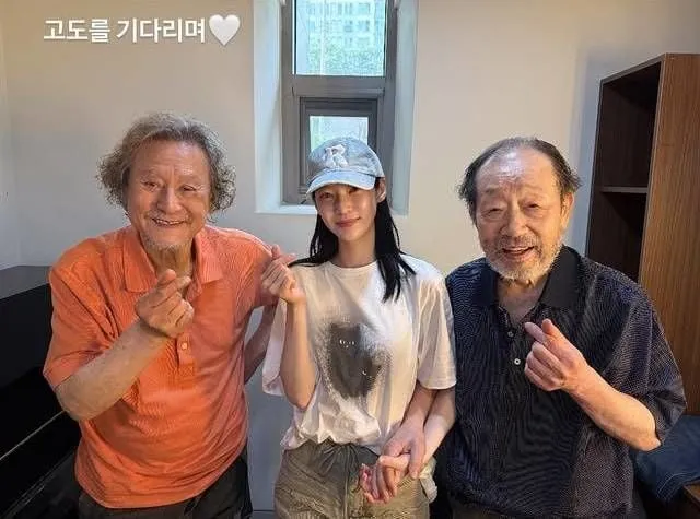 “굳은 의지 속 미소”…신구, ‘고도를 기다리며’→무대 위 생생한 존재감